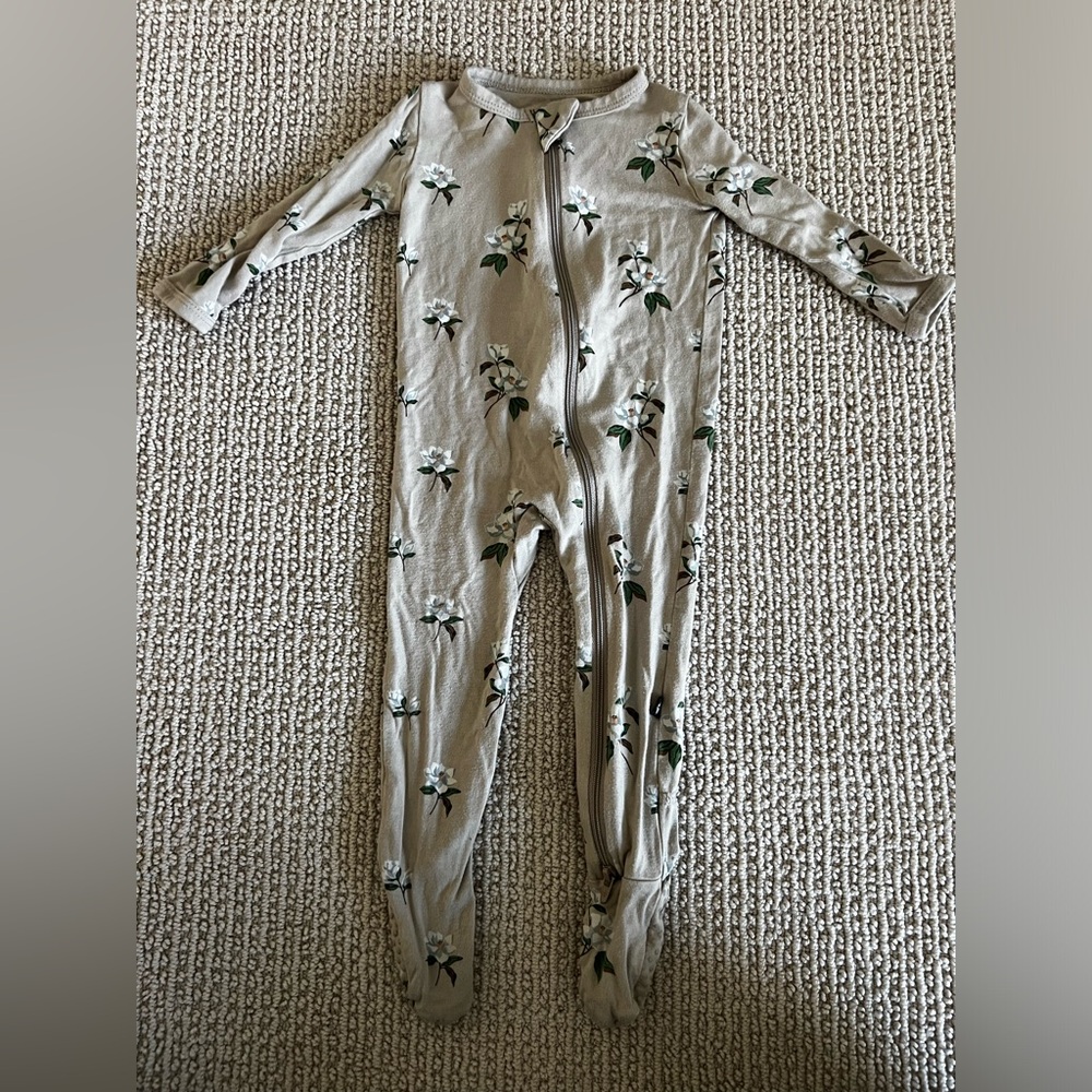 Kyte Baby Onesie! 6-12 mos